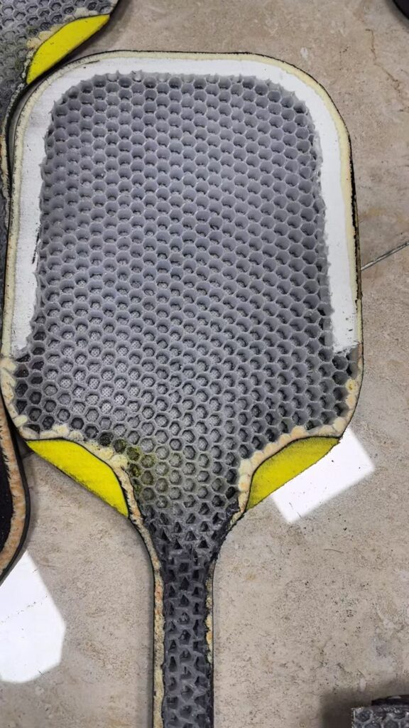 PP honeycomb core injected with foam